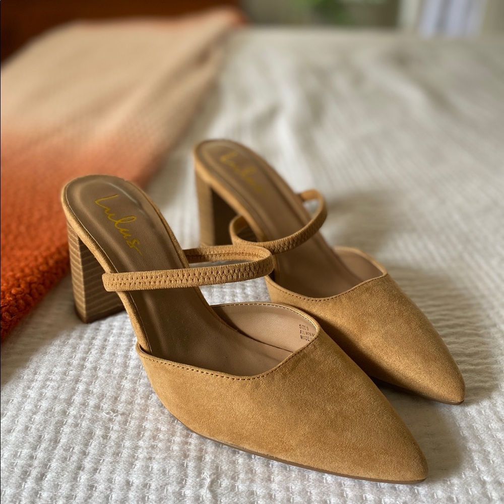 Lulus Beige Pointed-Toe Mules Size 9